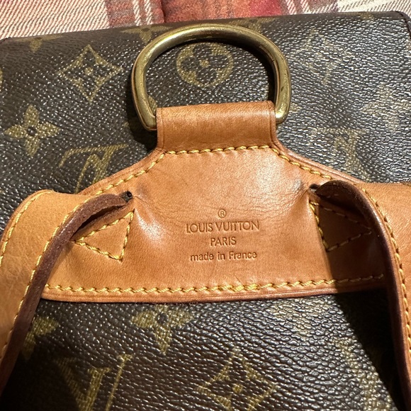 Louis Vuitton Montsouris MM - Picture 4 of 9